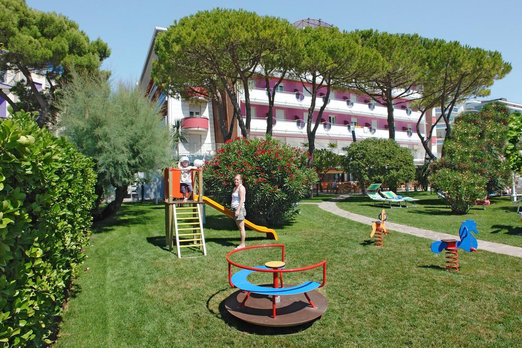 Hotel Cesare Augustus Lido di Jesolo Exterior foto